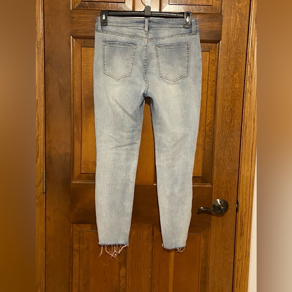 Pistola Arielle Skinny Scissor Cut Hem Light Wash Jeans Style P6730MTW Size 29